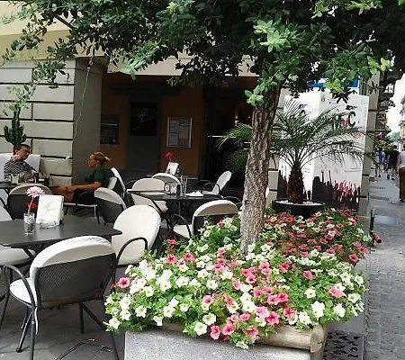 Ai Portici 2*